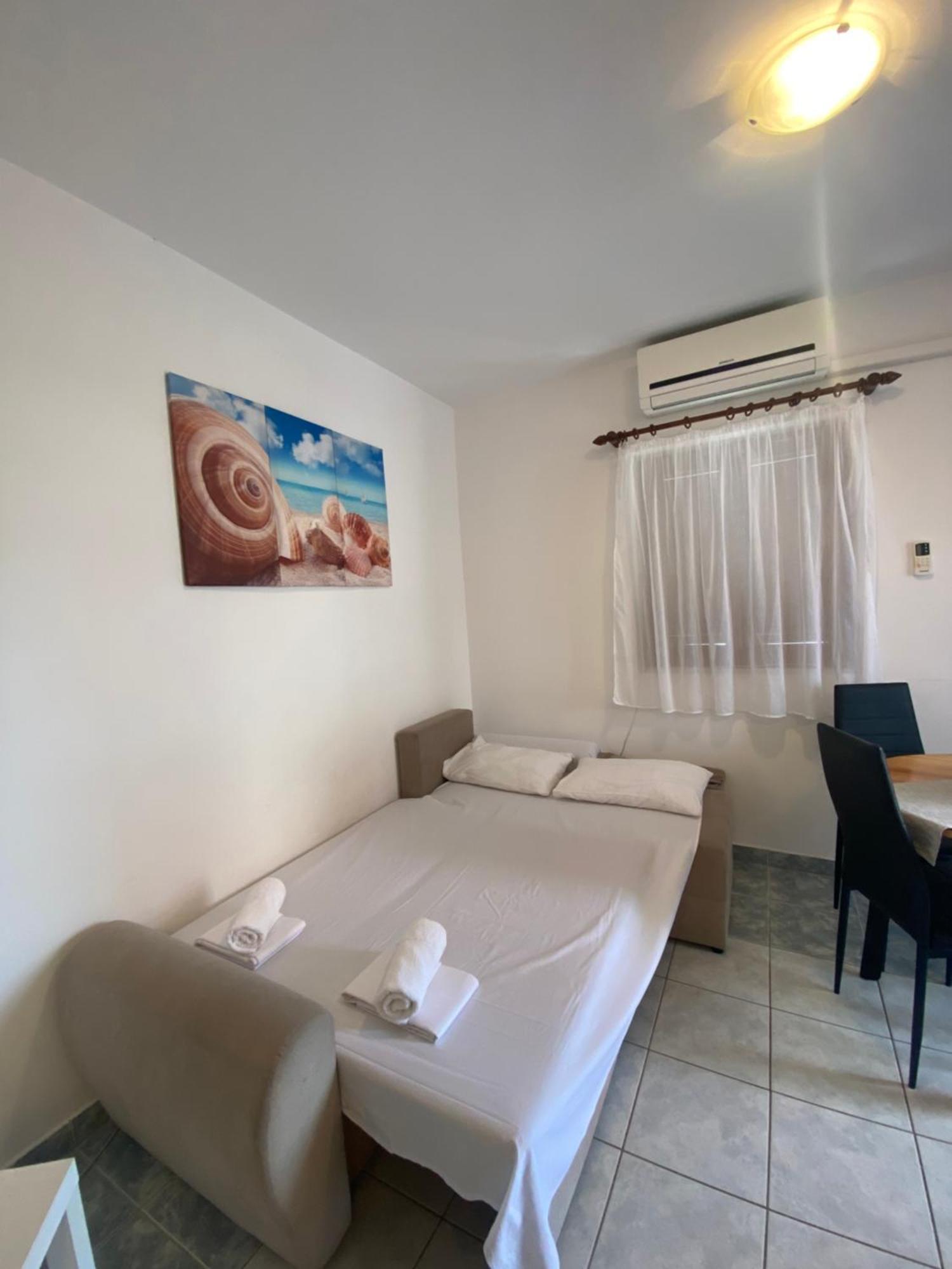 Novalja Beach Apartment Екстер'єр фото